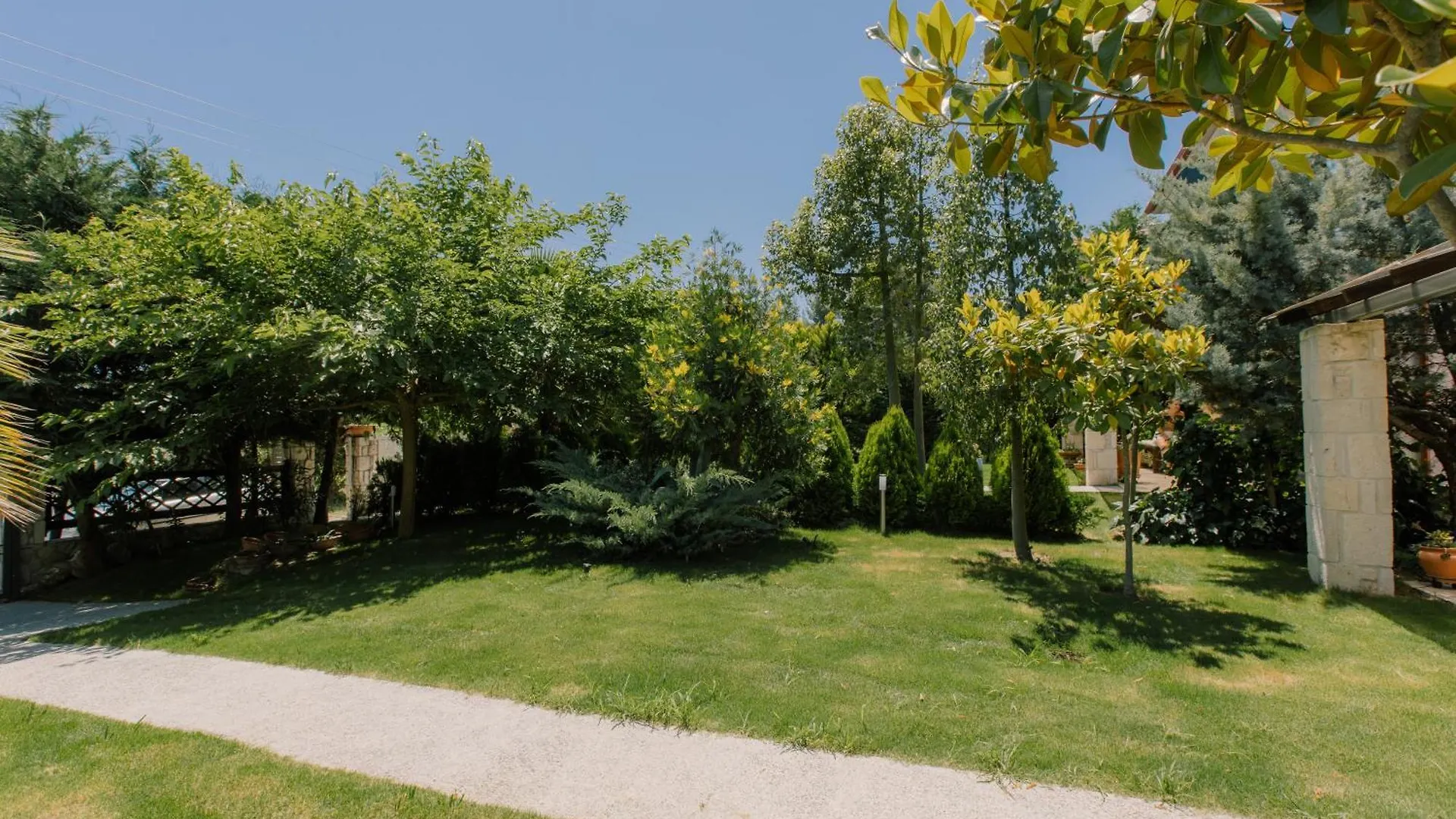 Sani Eclectic Family Villa, Private Garden